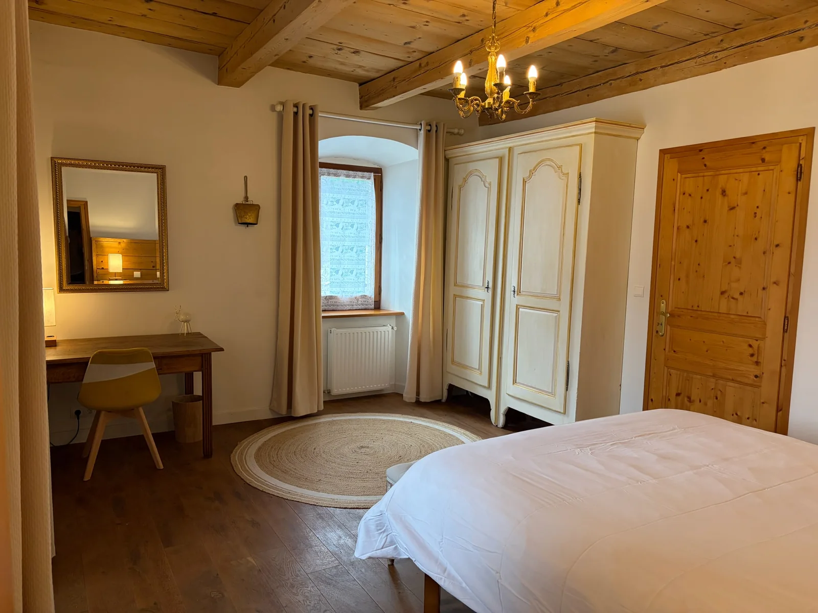 Suite parentale — lit double et literie